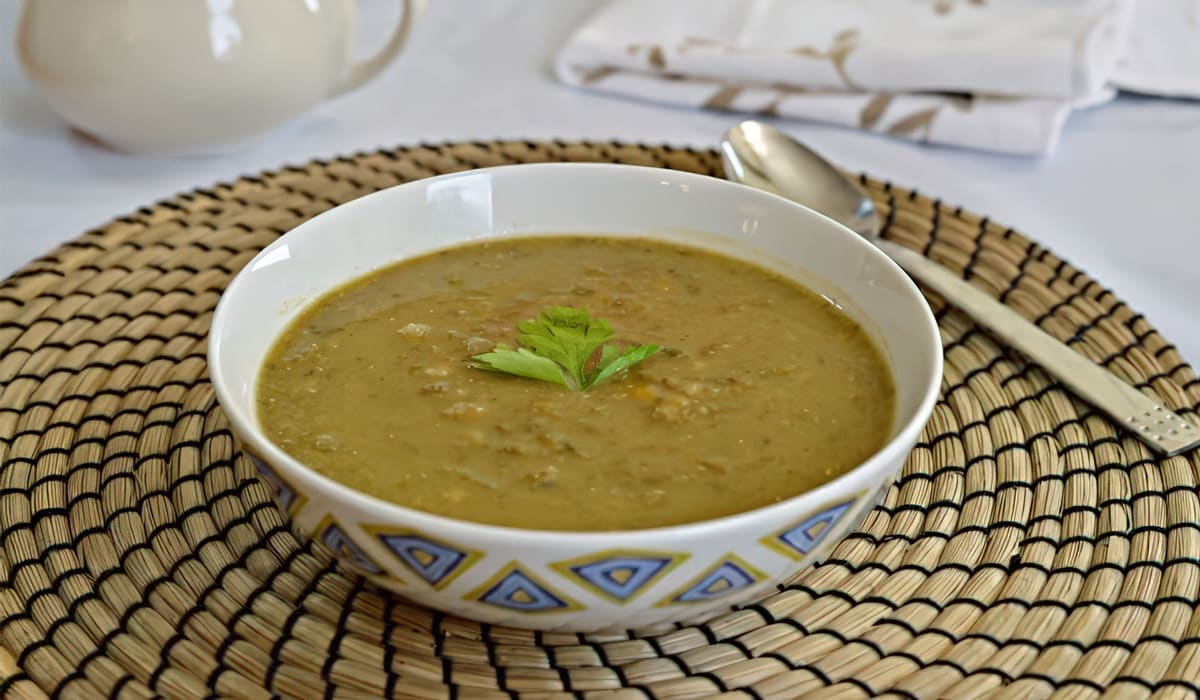 מרק עדשים ירוקות