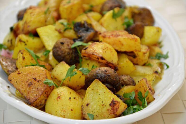 תבשיל תפוחי אדמה ופטריות