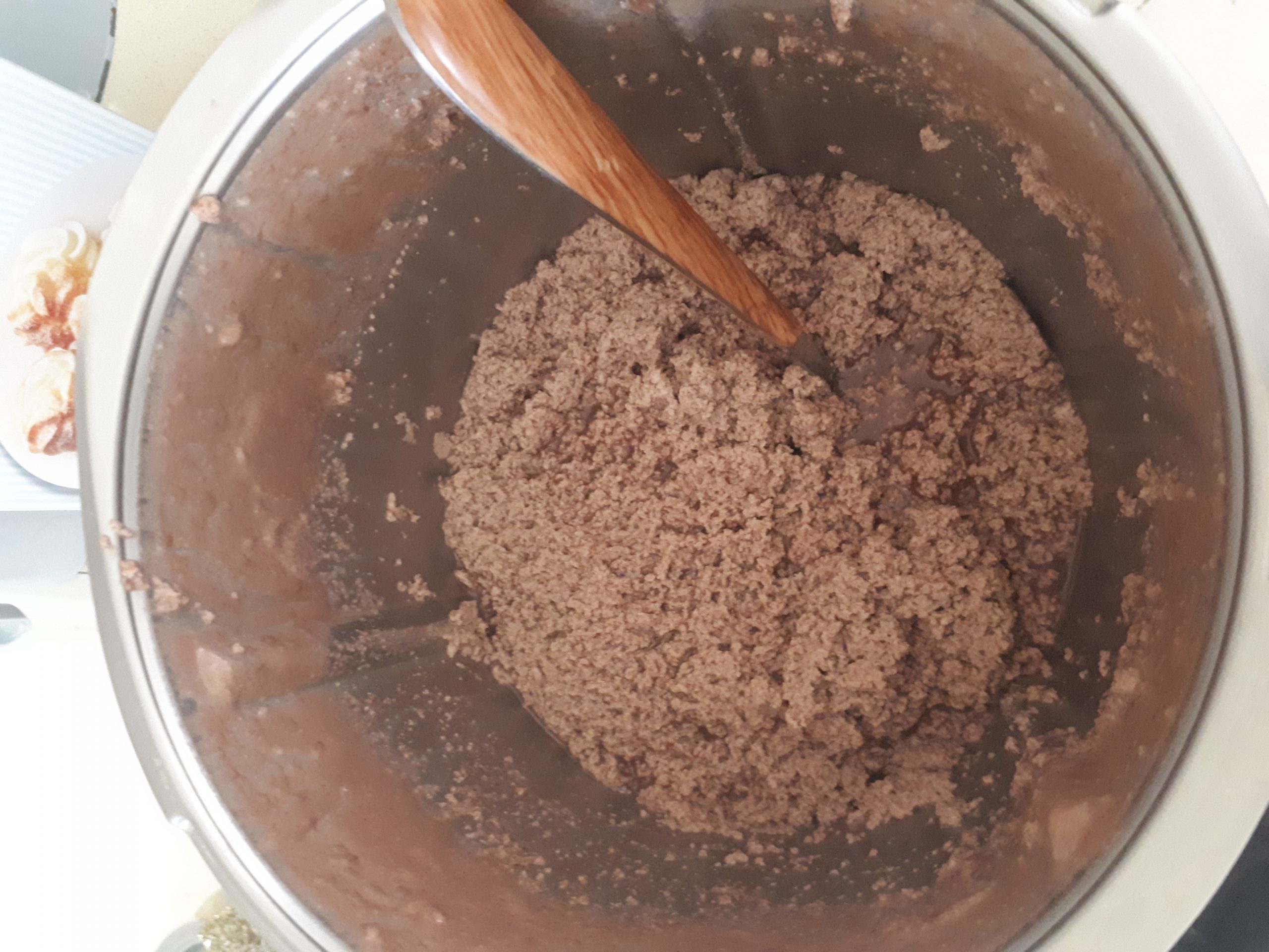 עוגת ביסקוויטים דו שכבתית