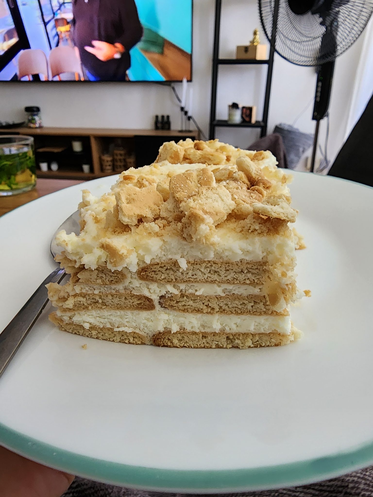 עוגת ביסקוויטים דו שכבתית