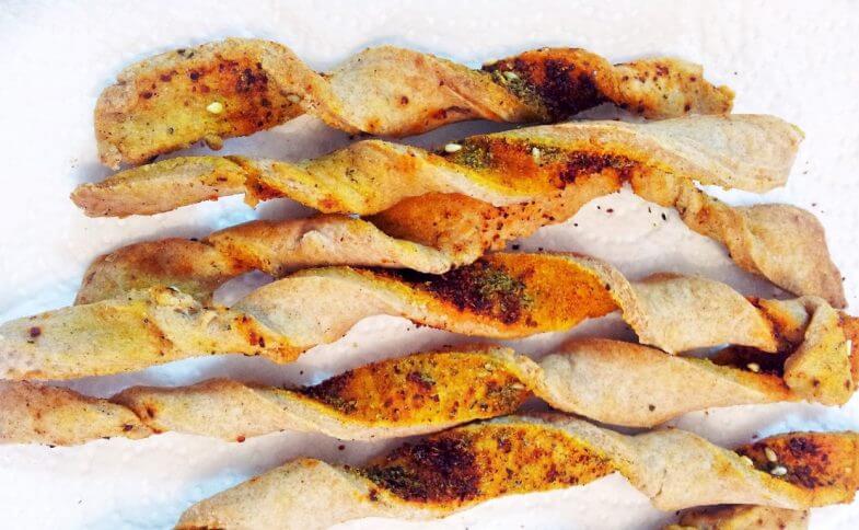 מקלות בצק מתובלים