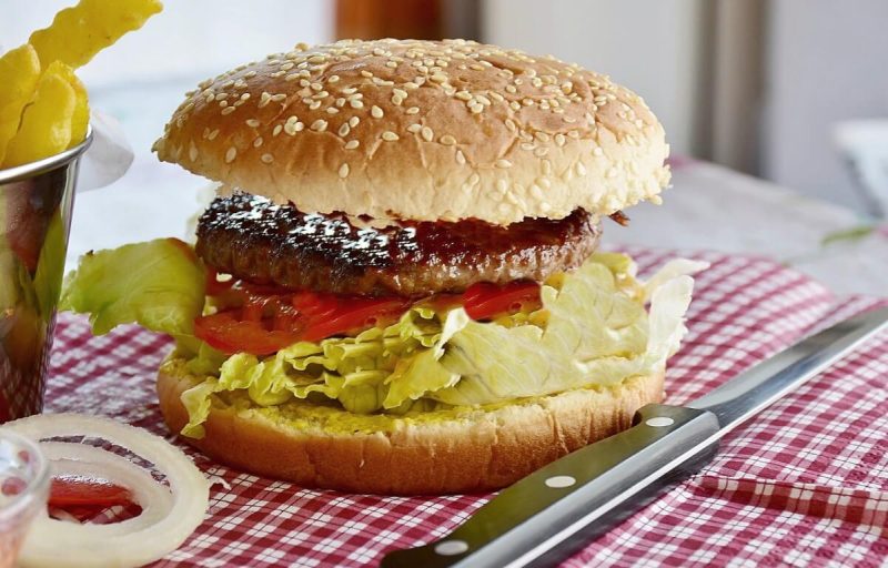 מתכון להמבורגר עסיסי המבורגר ביתי שילדים מתים עליו ב10 דקות עבודה