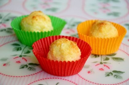 כדורי קוקוס