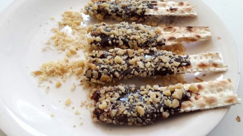 מקלות מצה עם שוקולד