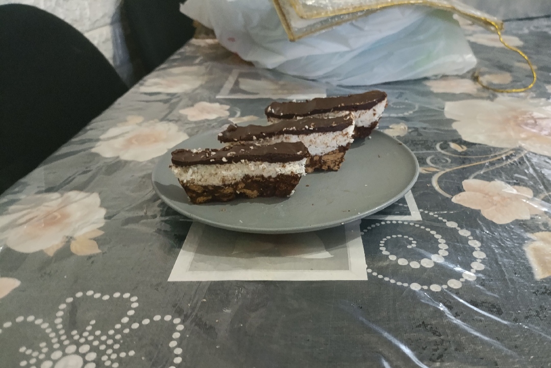 קינוח שכבות שוקולד וקוקוס