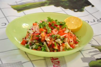 סלט עגבניות חריף