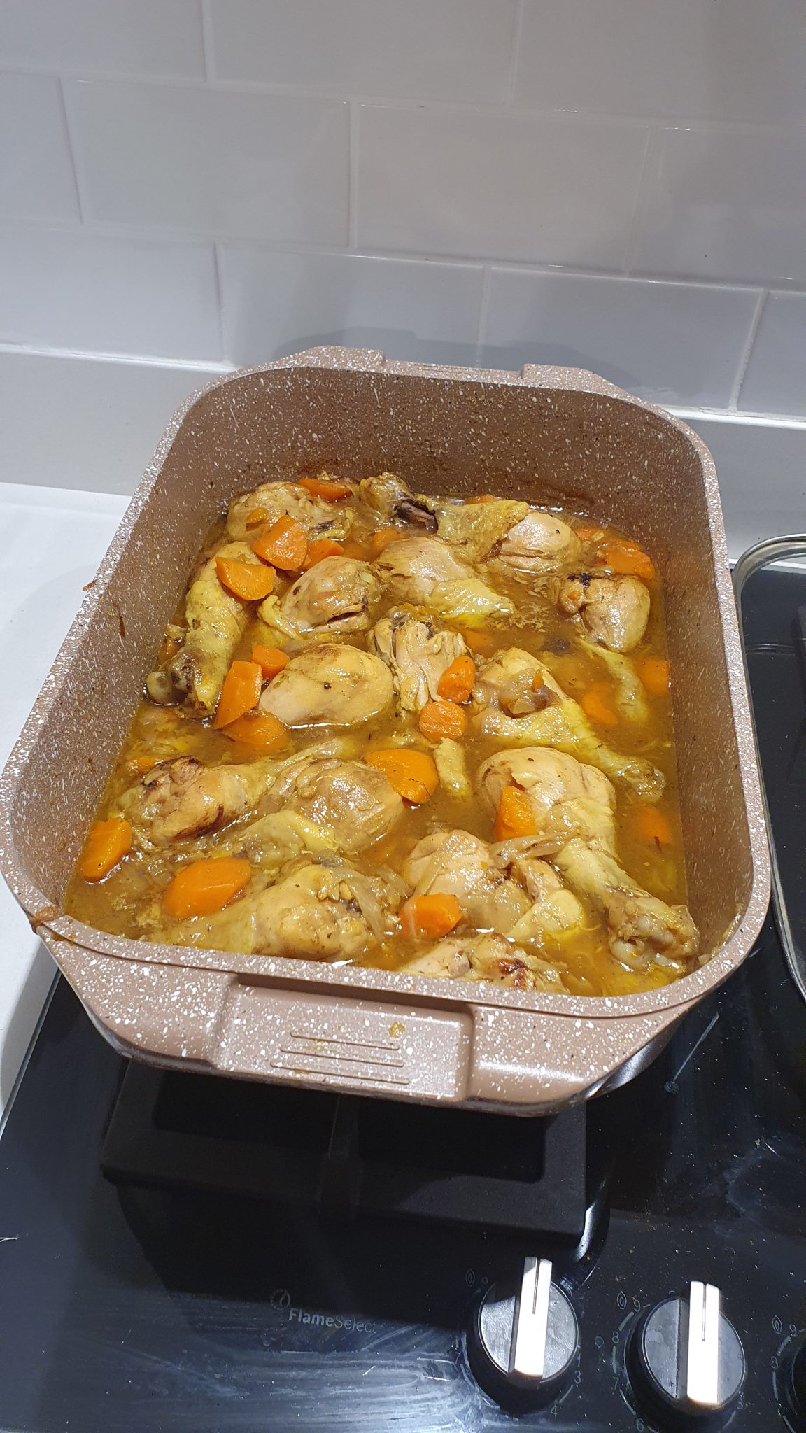 עוף מבושל ברוטב צהוב