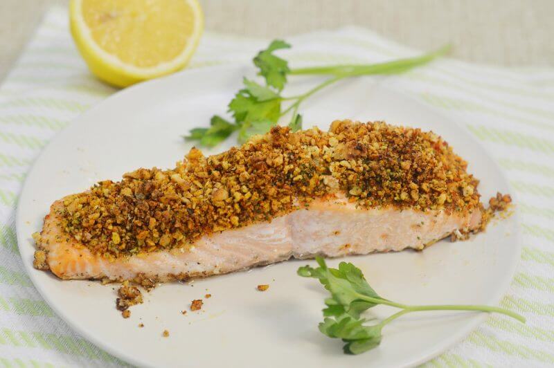 סלמון בציפוי אגוזים