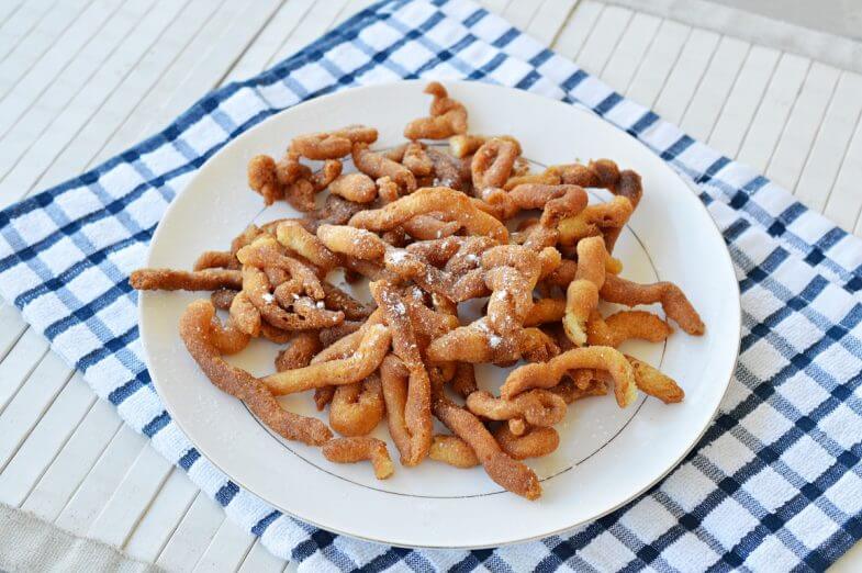 חטיפי בצק מטוגנים