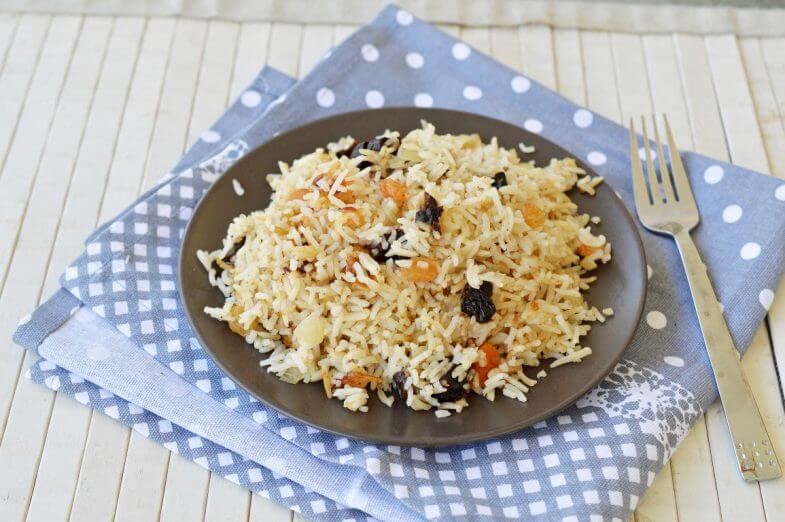אורז עם פירות יבשים