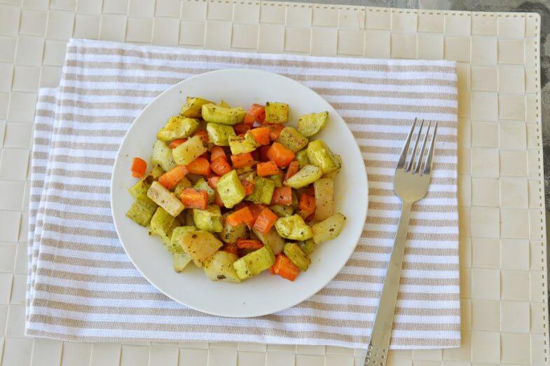 קולורבי, קישוא וגזר בתנור