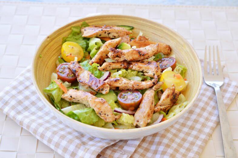 סלט עוף קר