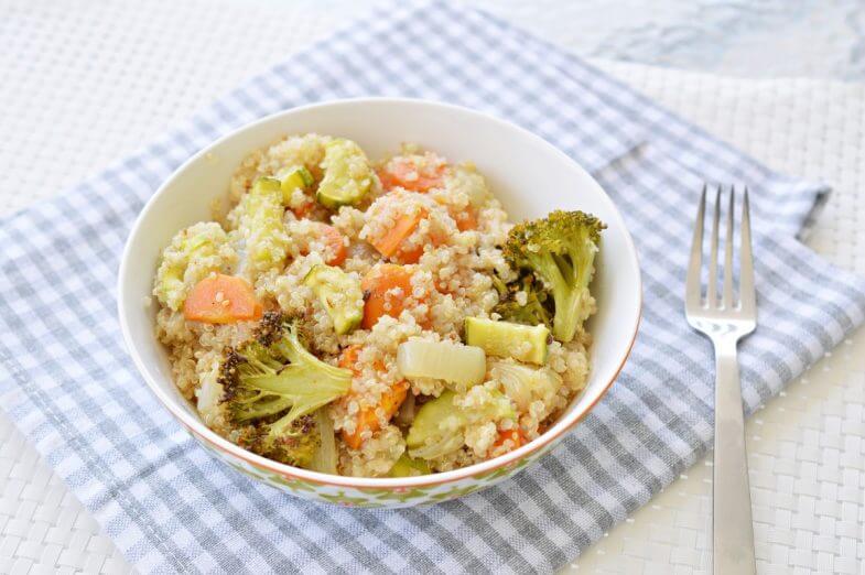 קינואה וירקות אפויים