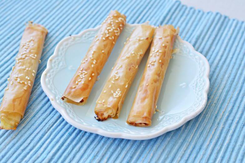 אצבעות פילו במילוי גבינה