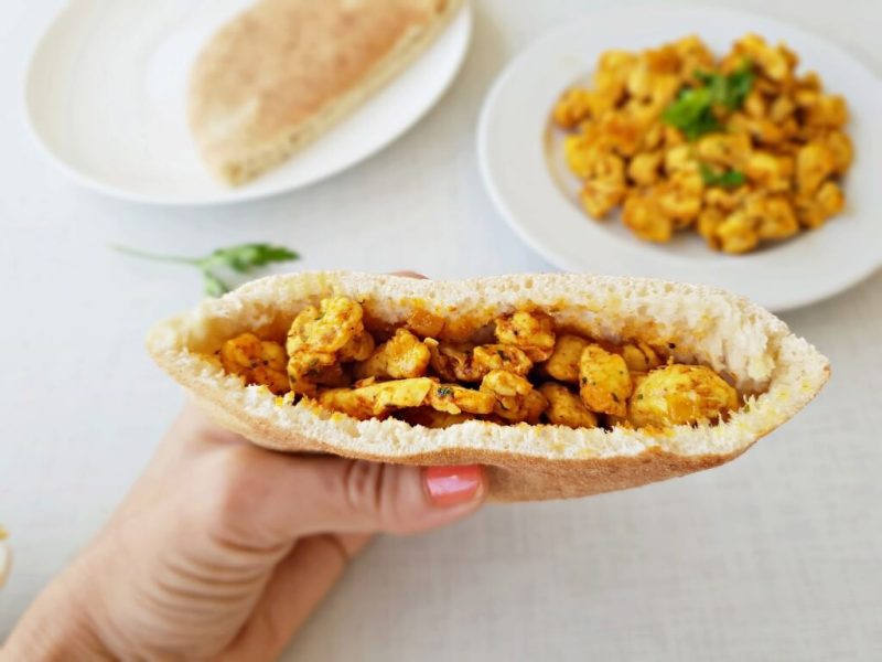 פיתה עם חזה עוף