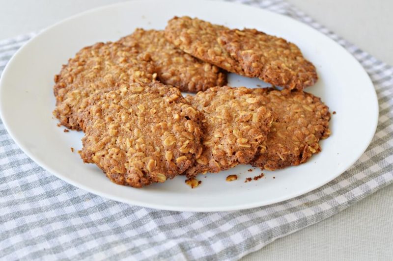 עוגיות טחינה ושיבולת שועל