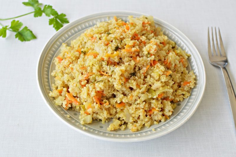 קינואה עם כרוב וגזר