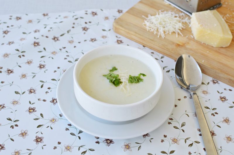 מרק שום חלבי