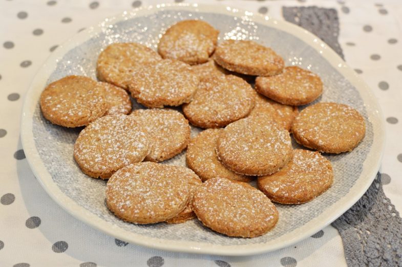 עוגיות טחינה ודבש