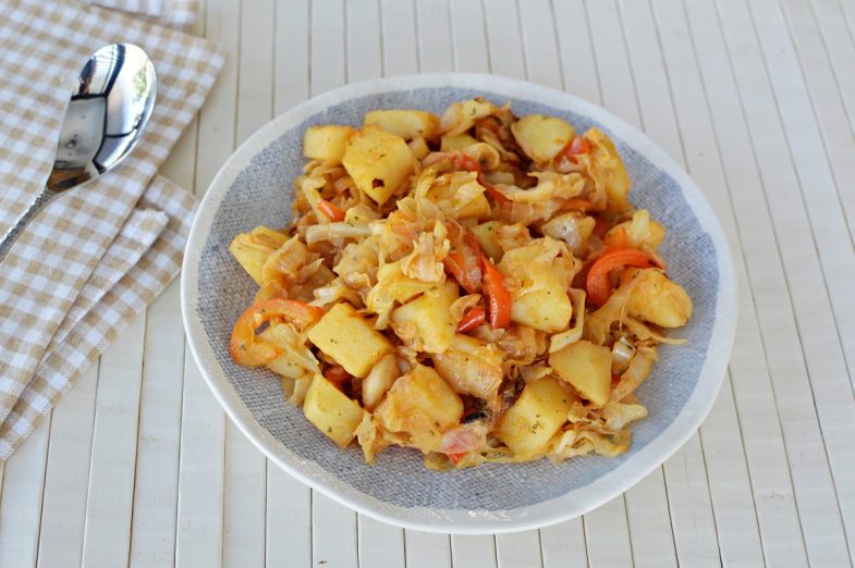 תבשיל כרוב עם תפוח אדמה