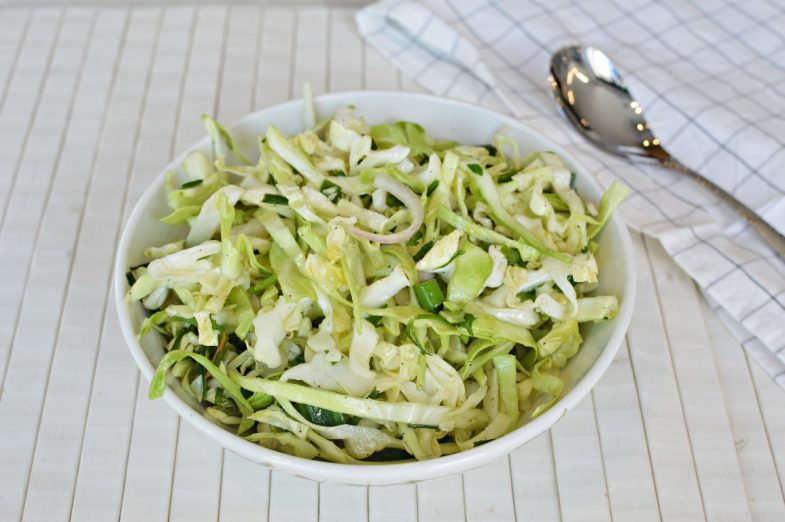 סלט כרוב ובצל