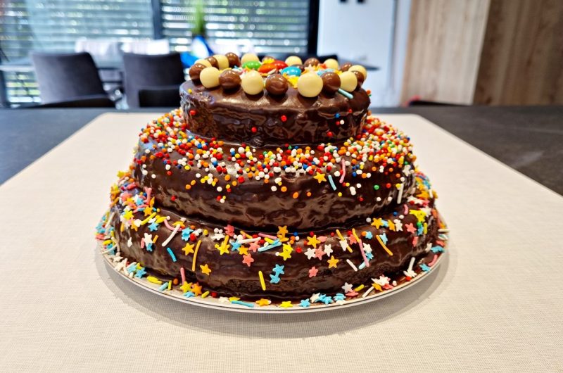 עוגת יום הולדת