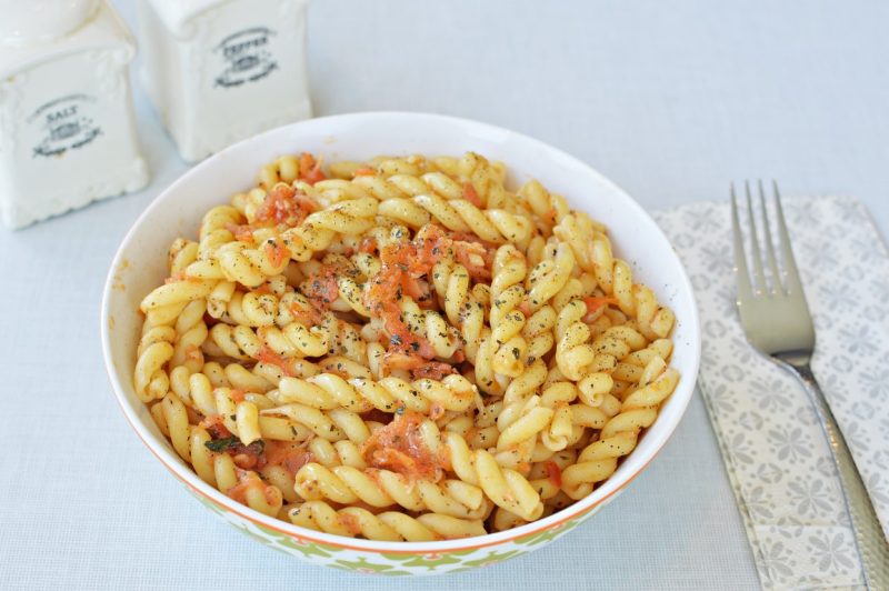 פסטה בעגבניות ושום