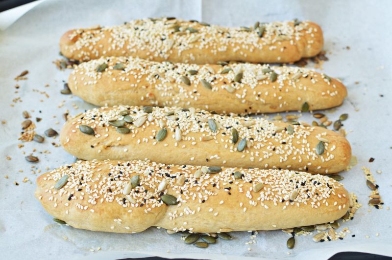 מקלות בייגל בציפוי גרעינים