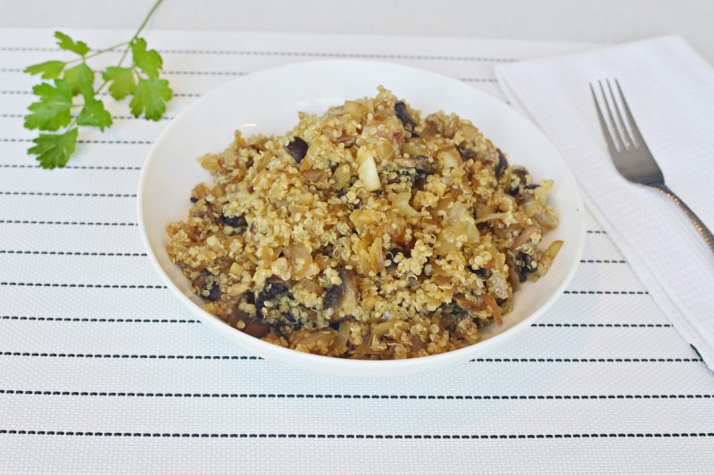 קינואה עם פטריות