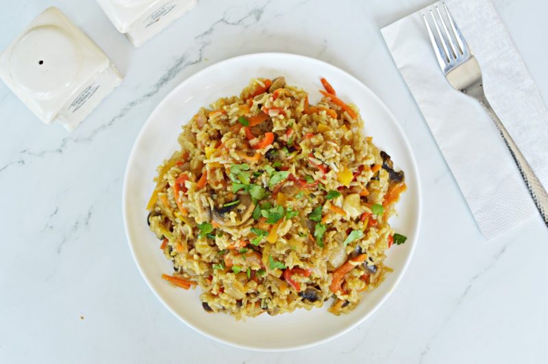 אורז מלא עם ירקות