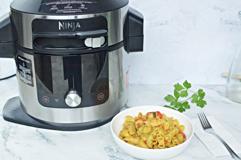 פסטה ועוף בנינג'ה