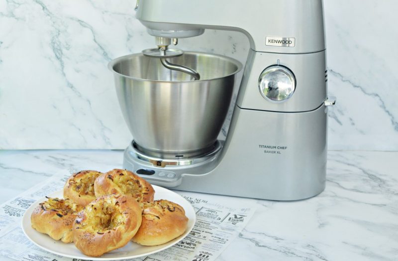 לחמניות בצל