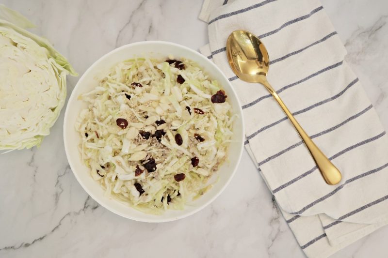 סלט כרוב עם פיצוחים