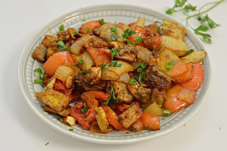 סלט חצילים בתנור לשבת