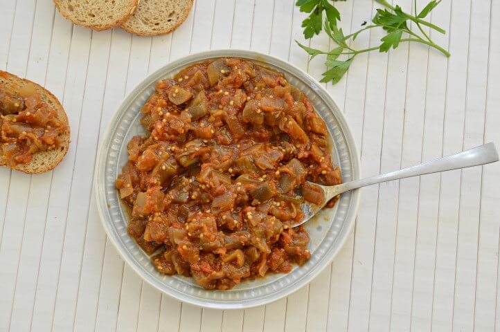 סלט חצילים ועגבניות לשבת