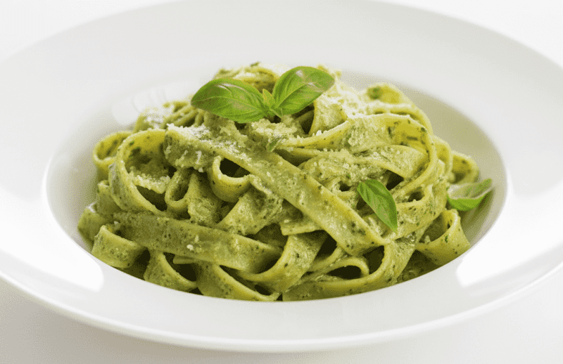 פטוצ'יני ברוטב שמנת פסטו מתכונים ב10 דקות