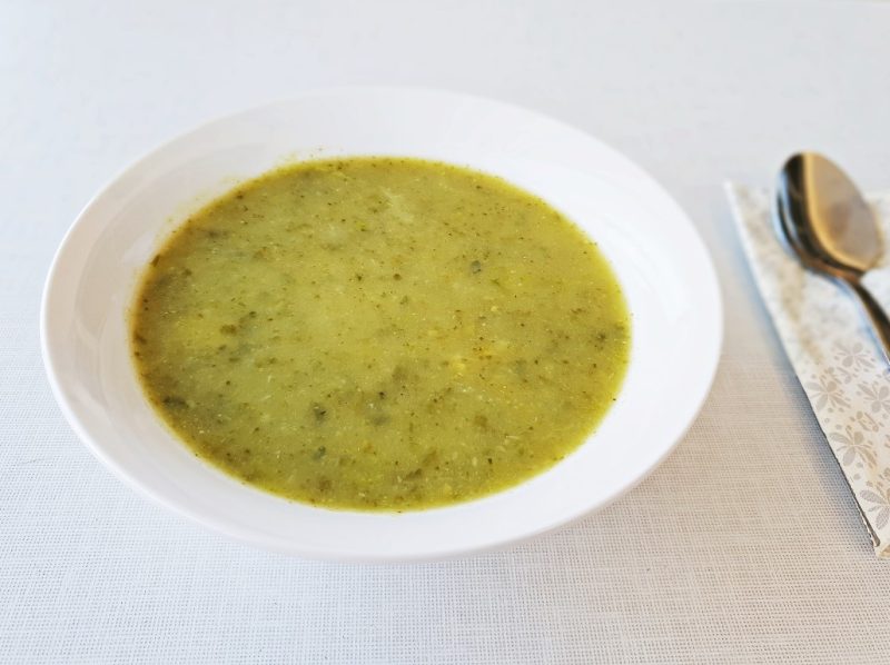 מרק ברוקולי קישואים לחורף חם מתכונים ב10 דקות