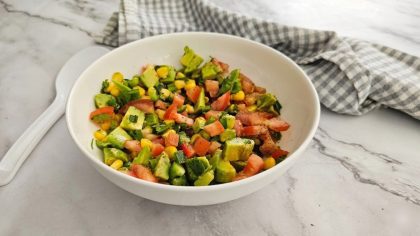 סלט אבוקדו ותירס מקסיקני