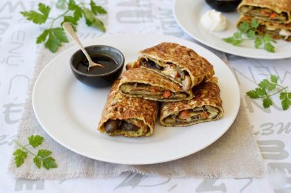 מצה מגולגלת בחציל ובולגרית